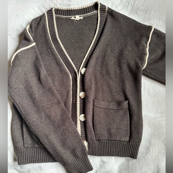 Button up sweater women’s - Picture 2 of 2